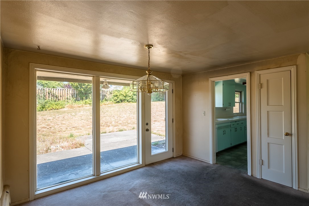 9330 Sunset Way Bellevue, WA 98004 - Photo 10 of 15