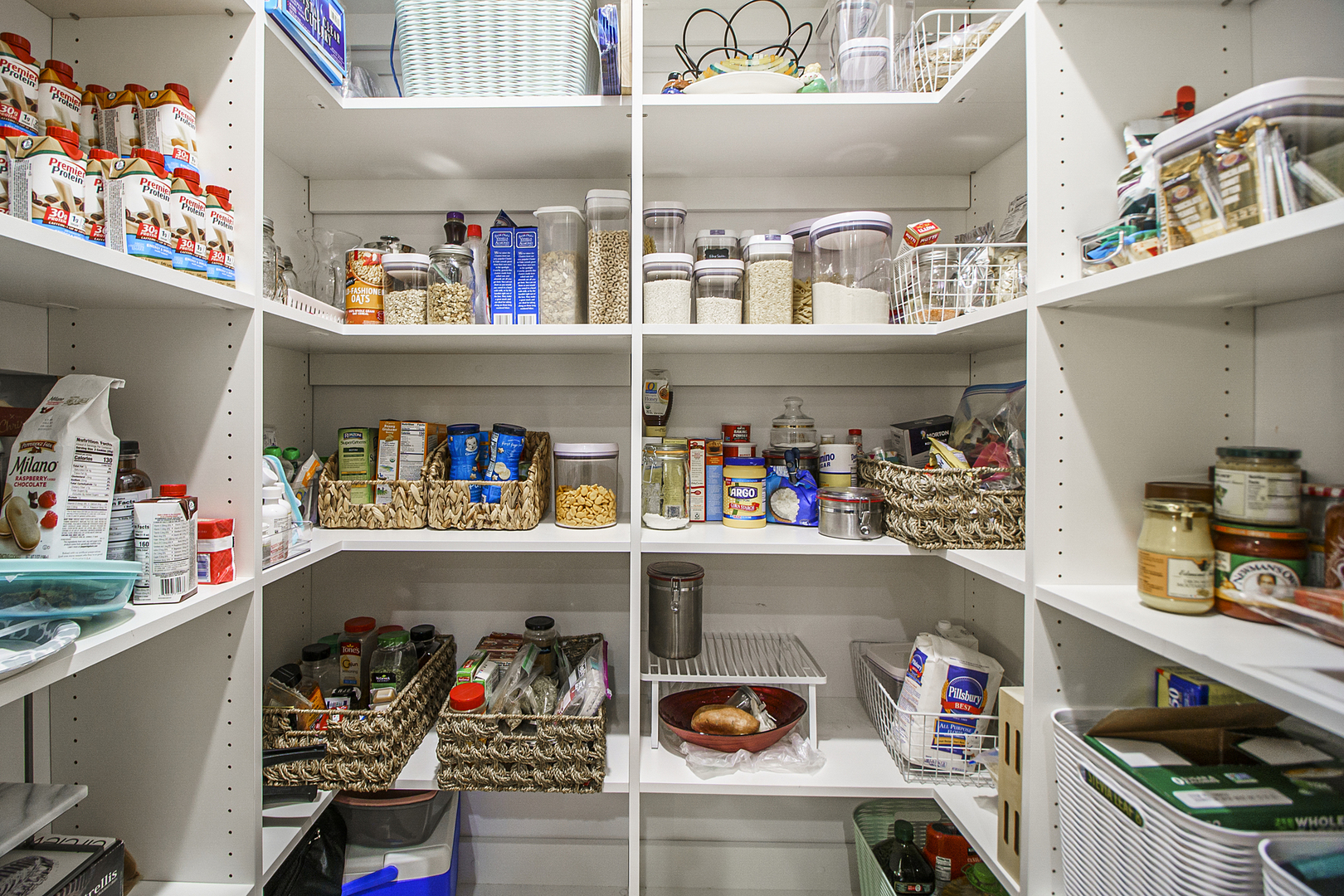 226 South Green Street, Unit 2N Chicago, IL 60607 - Photo 12 of 29 a room with furniture and a book shelf