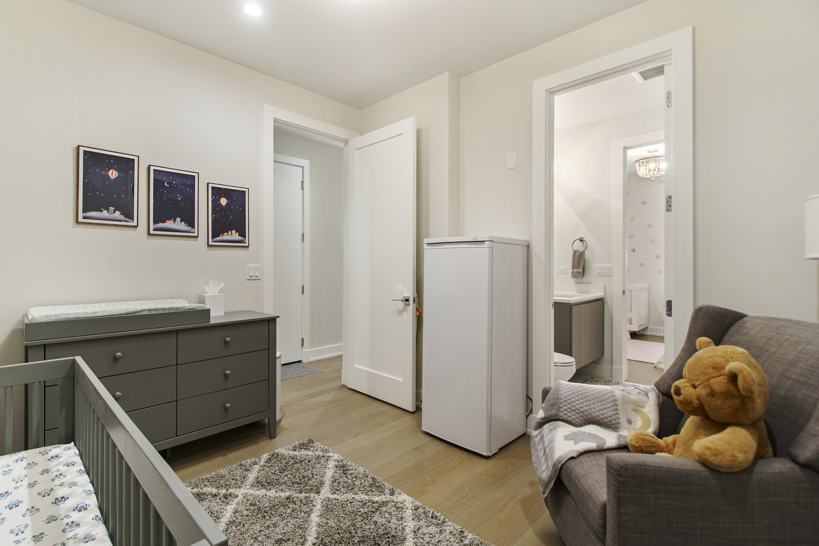 226 South Green Street, Unit 2N Chicago, IL 60607 - Photo 23 of 29 a living room with furniture