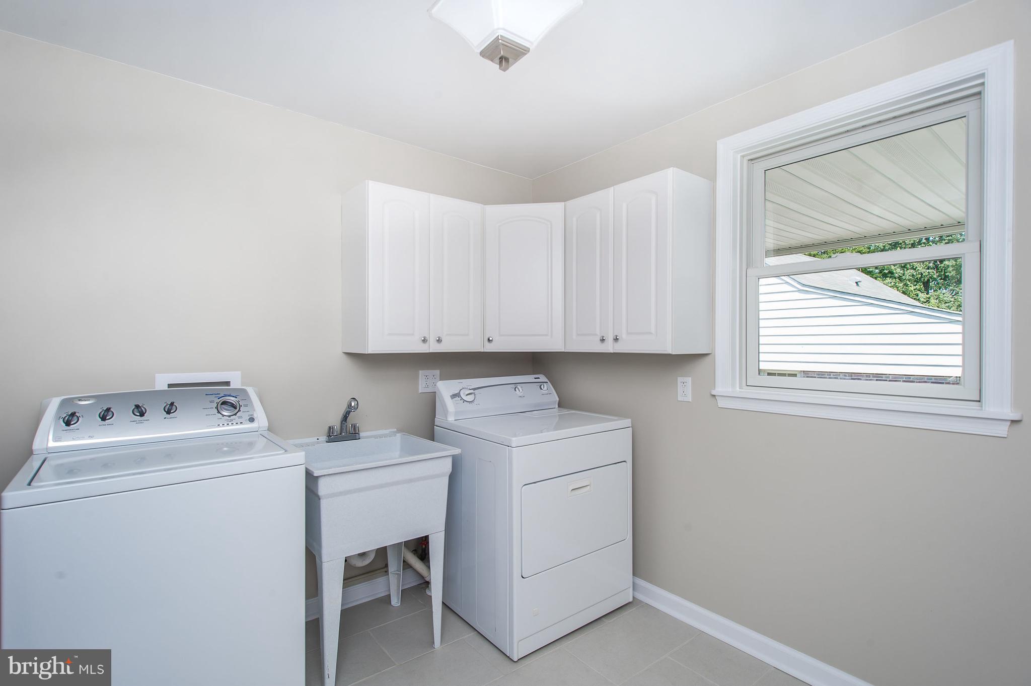 521 Brook Road Baltimore, MD 21286 - Photo 14 of 30 Laundry