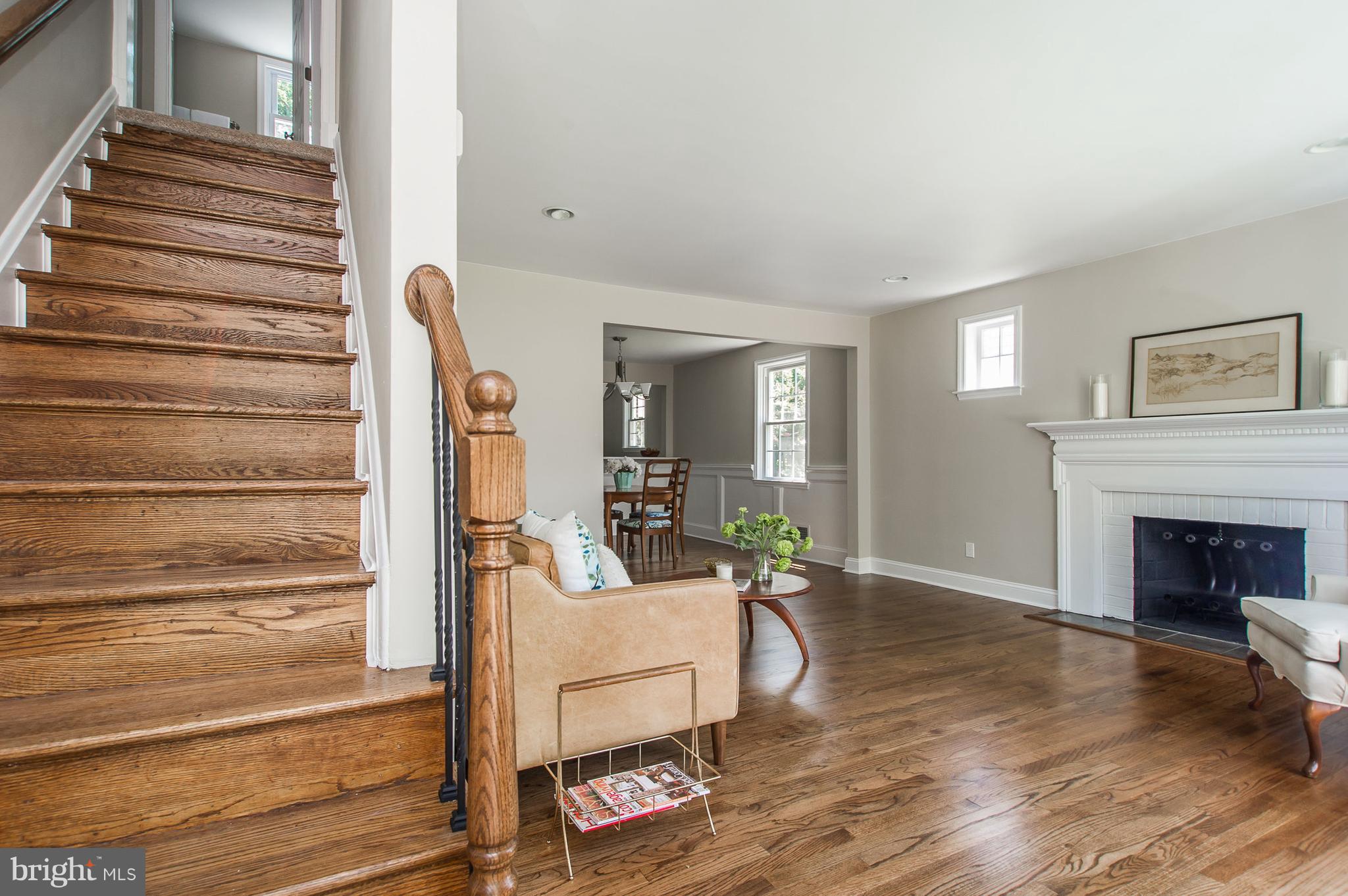 521 Brook Road Baltimore, MD 21286 - Photo 3 of 30 Living Room