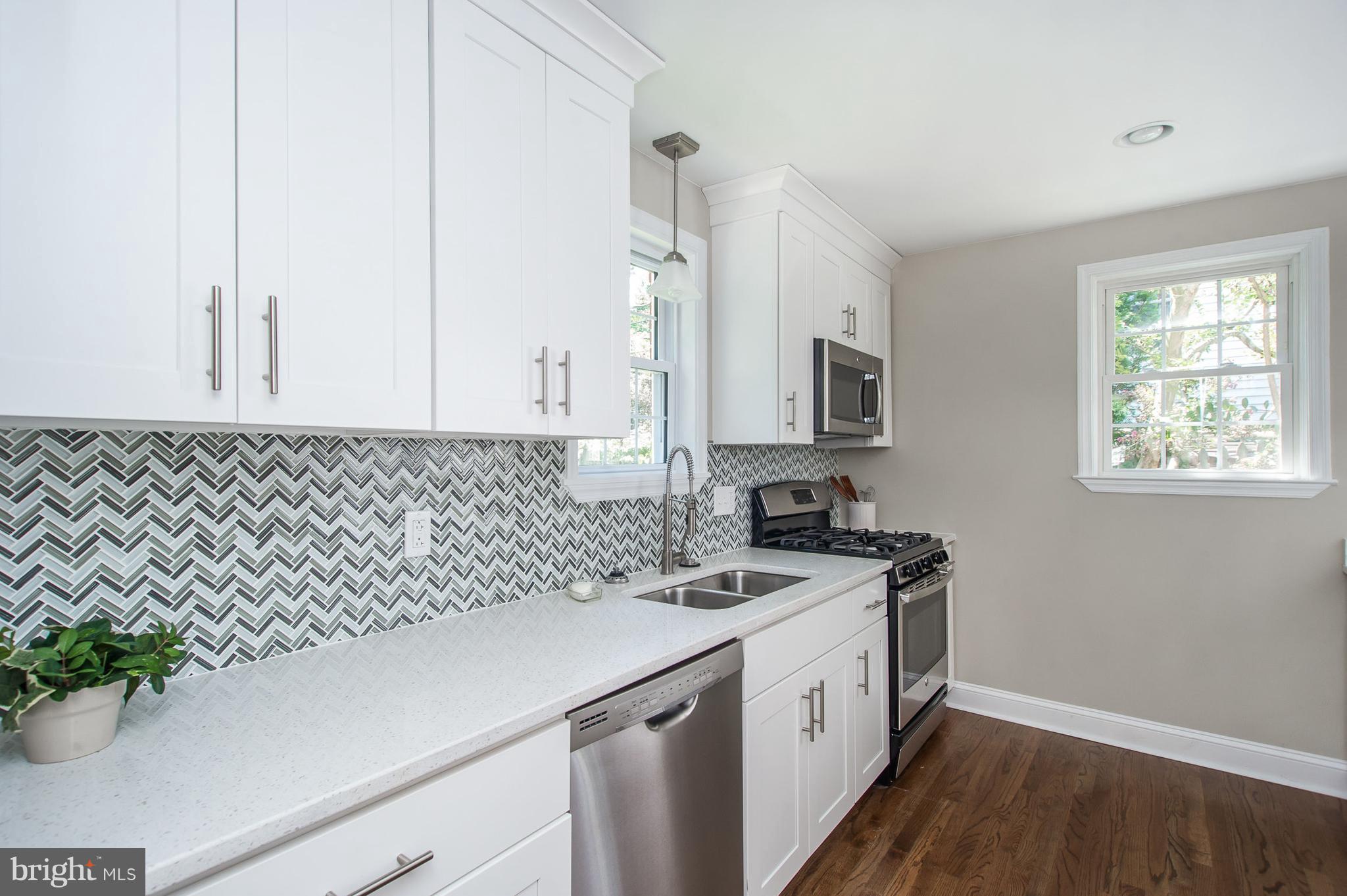 521 Brook Road Baltimore, MD 21286 - Photo 6 of 30 Kitchen