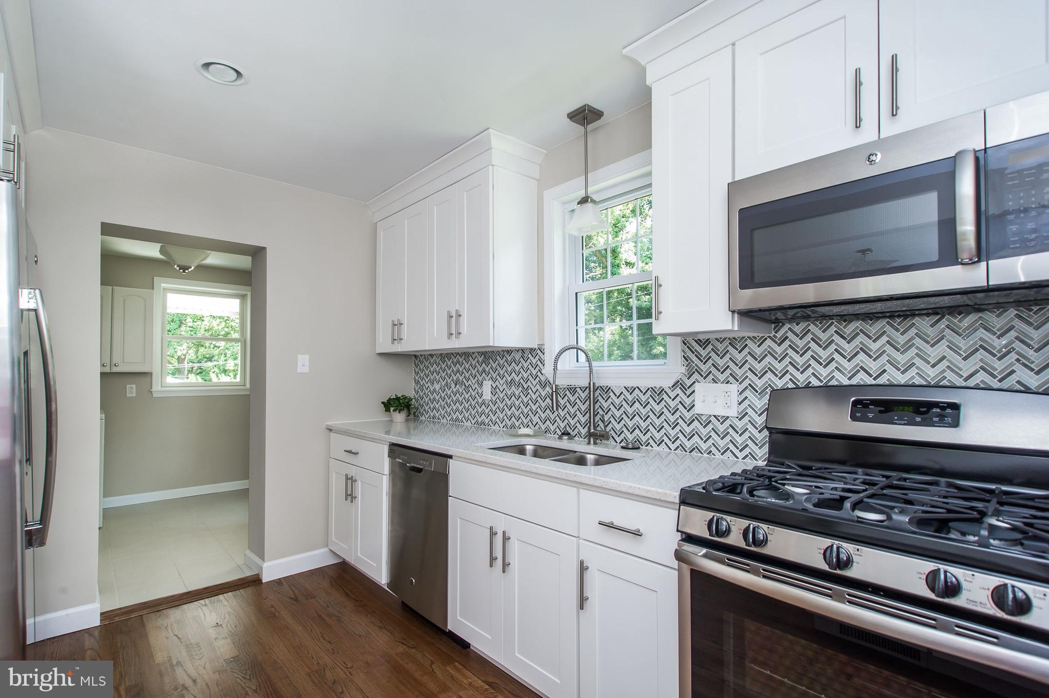 521 Brook Road Baltimore, MD 21286 - Photo 8 of 30 Kitchen