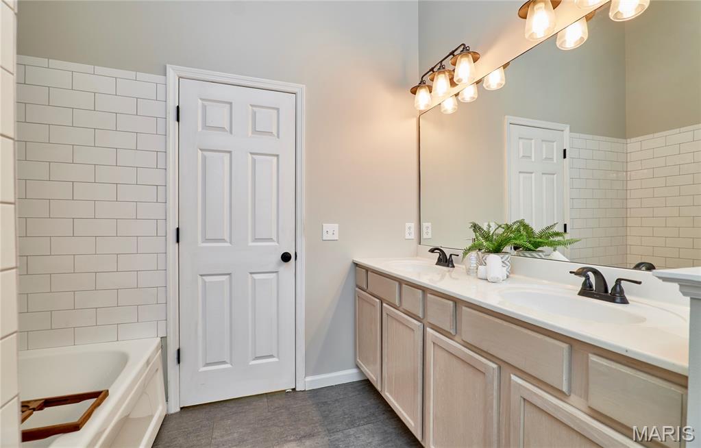 8 Hill Ridge Court, Unit 4 St. Charles, MO 63303 - Photo 21 of 39