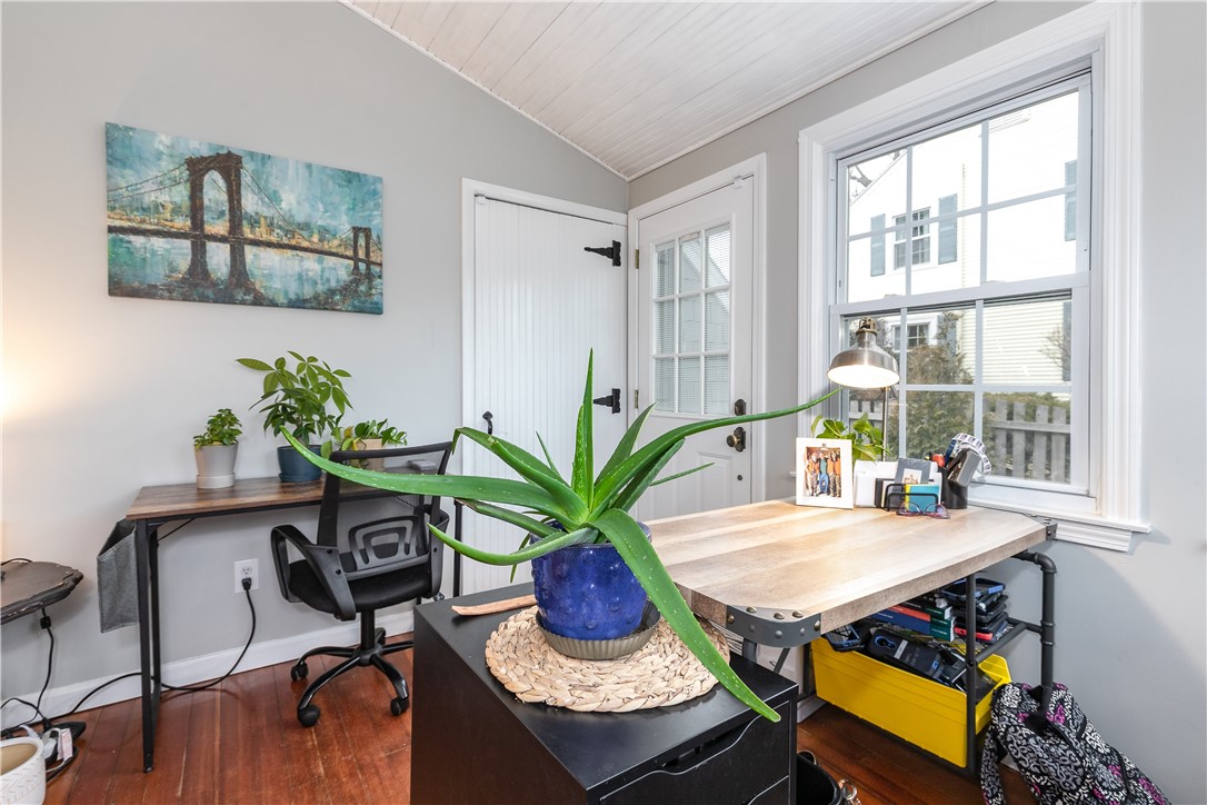 34 Dahlia Street Warwick, RI 02888 - Photo 22 of 39