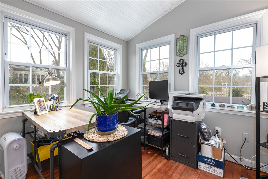 34 Dahlia Street Warwick, RI 02888 - Photo 23 of 39