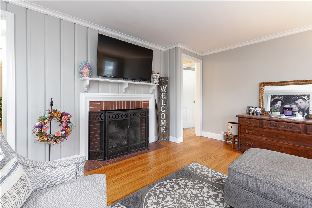 34 Dahlia Street Warwick, RI 02888 - Photo 6 of 39