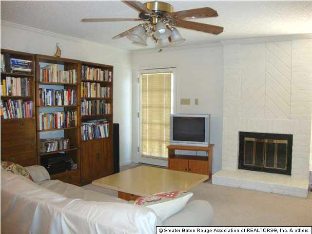 9849 Siegen Lane Baton Rouge, LA 70810 - Photo 2 of 10