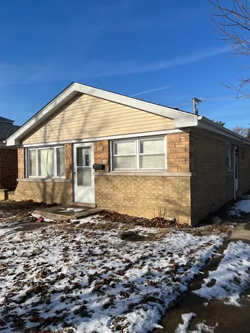 $165,000 | 5728 West Pershing Road, Cicero, IL 60804