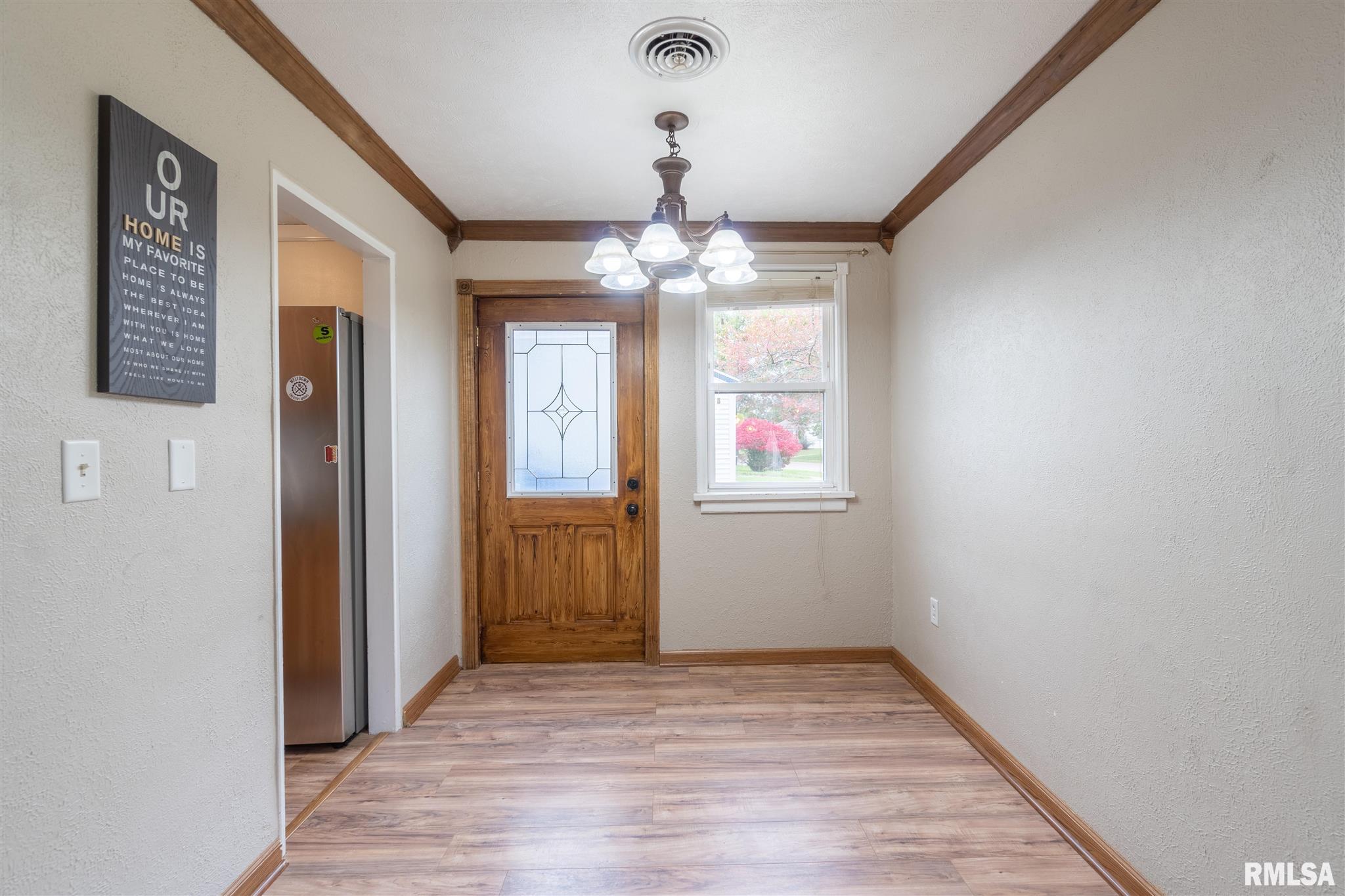 218 Frontenac Road Marquette Heights, IL 61554 - Photo 4 of 41 Gallery Image 4