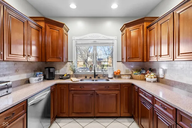 $425,000 | 3605 Saddle Drive, Columbus, IN 47203