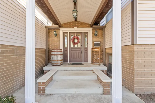 $425,000 | 3605 Saddle Drive, Columbus, IN 47203