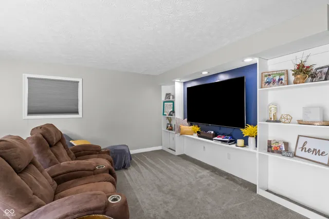 $425,000 | 3605 Saddle Drive, Columbus, IN 47203