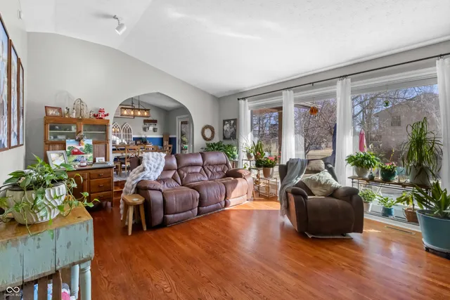 $425,000 | 3605 Saddle Drive, Columbus, IN 47203