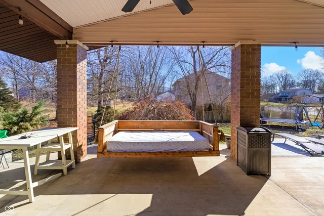 $425,000 | 3605 Saddle Drive, Columbus, IN 47203