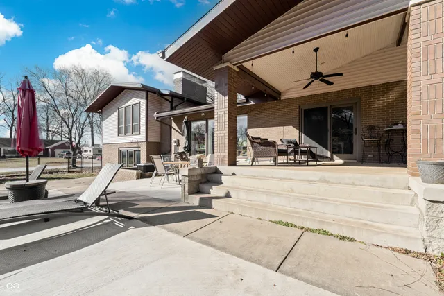 $425,000 | 3605 Saddle Drive, Columbus, IN 47203