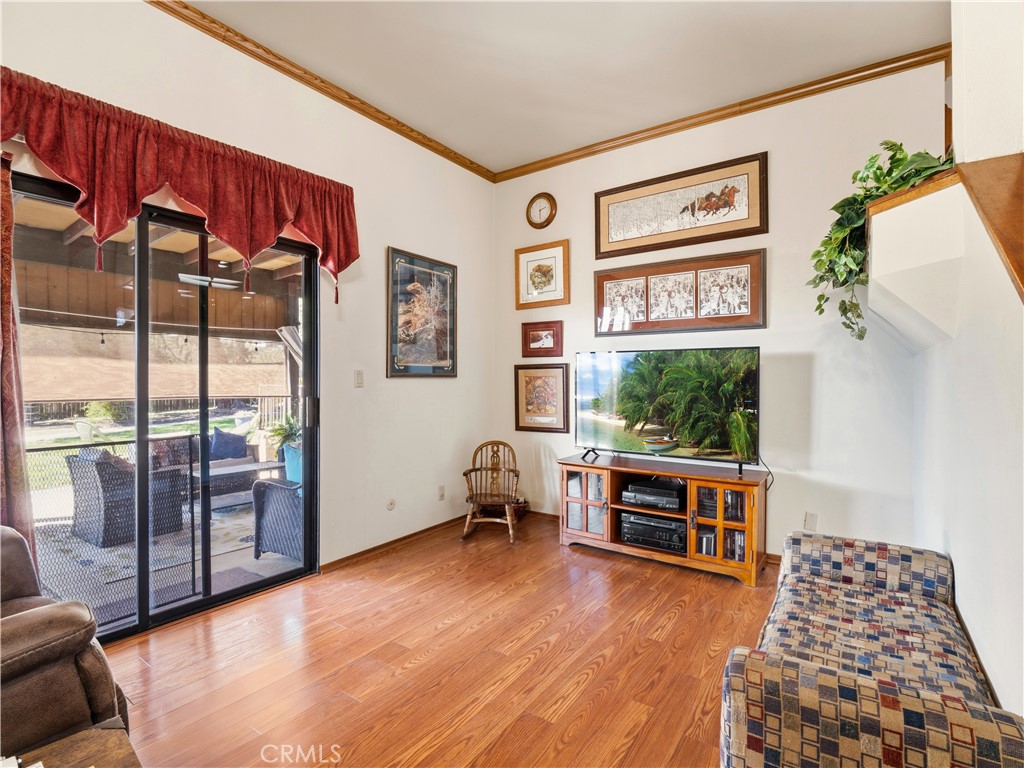 33805 Crown Valley Road Acton, CA 93510 - Photo 23 of 34 Lounge/Wet Bar Area