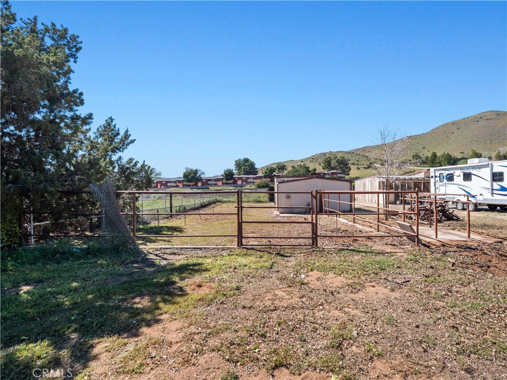 33805 Crown Valley Road Acton, CA 93510 - Photo 30 of 34 Coral