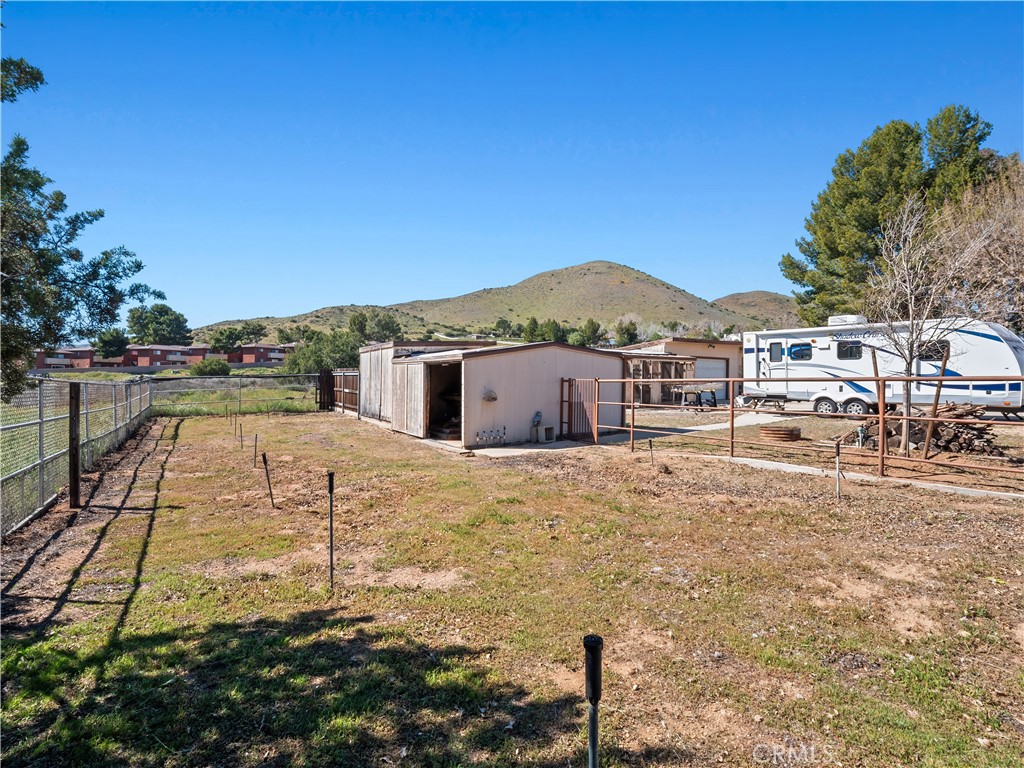 33805 Crown Valley Road Acton, CA 93510 - Photo 31 of 34 Coral / Barn