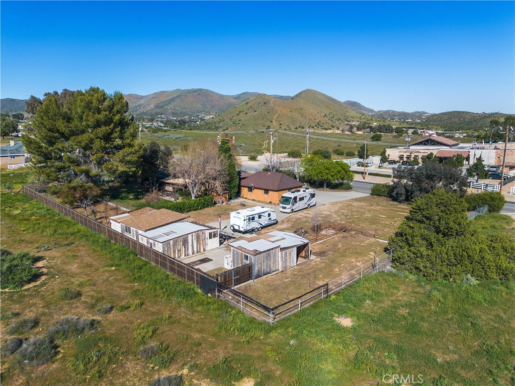 33805 Crown Valley Road Acton, CA 93510 - Photo 7 of 34