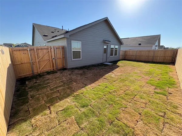 $1,905 | 1633 Limpkin Drive, Fort Worth, TX 76140