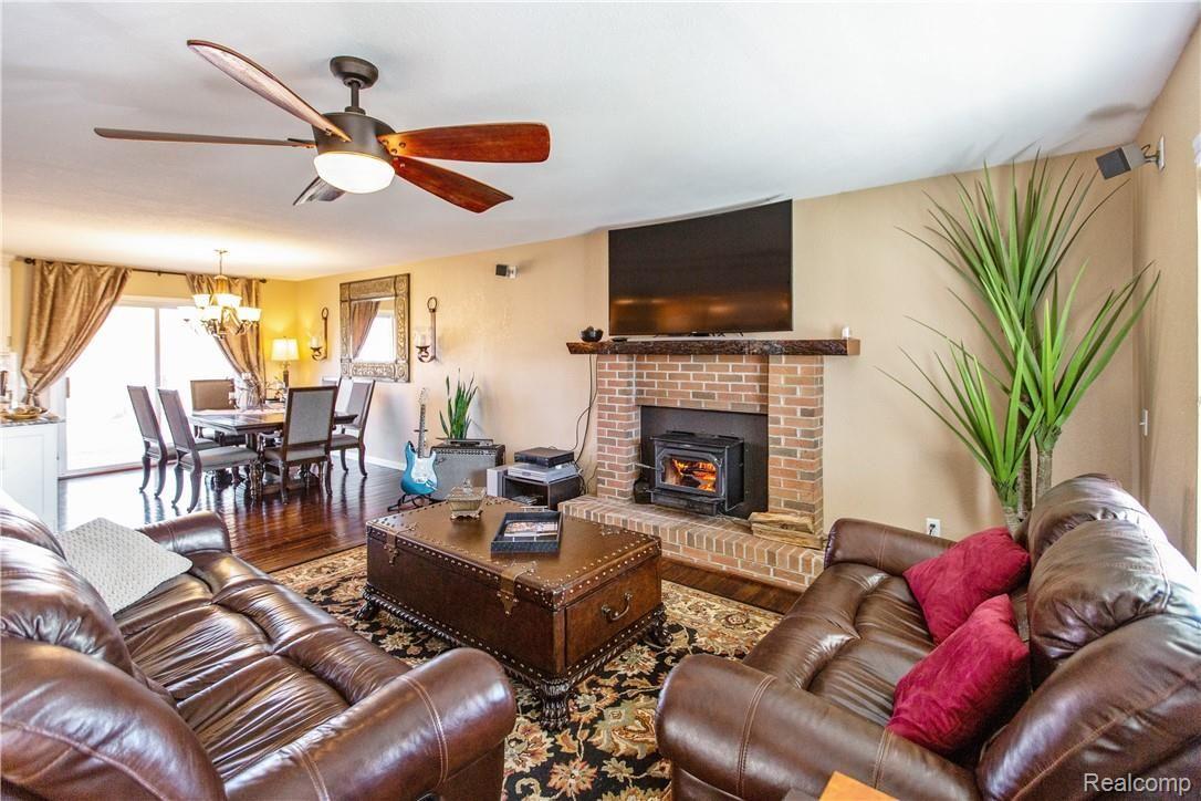11320 Stewart Road Dundee, MI 48131 - Photo 7 of 37 3.jpg