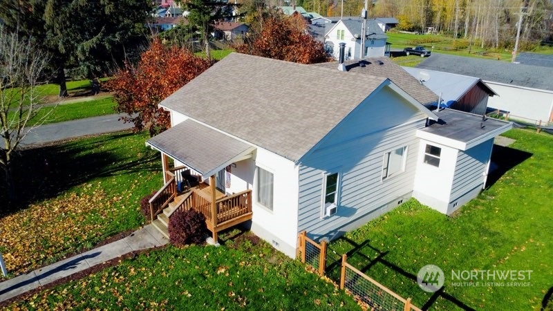 406 Cleveland Sumas, WA 98295 - Photo 33 of 33 an aerial view of a house with garden space and street view