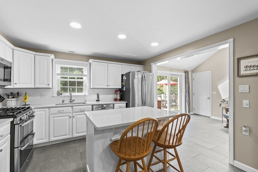 12 Partridge Lane Mansfield, MA 02048 - Photo 22 of 42