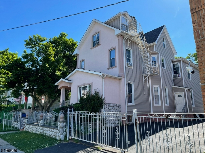 555 Madison Avenue, Elizabeth, NJ 07201 Compass