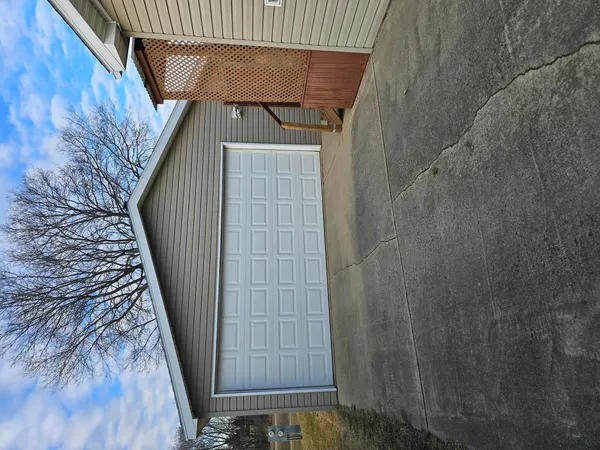 $74,900 | 5518 White Pine Lane, Roscoe, IL 61073