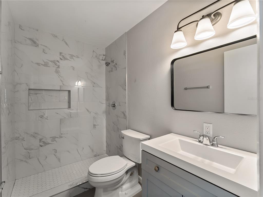 920 Myrtle Avenue Venice, FL 34285 - Photo 13 of 25