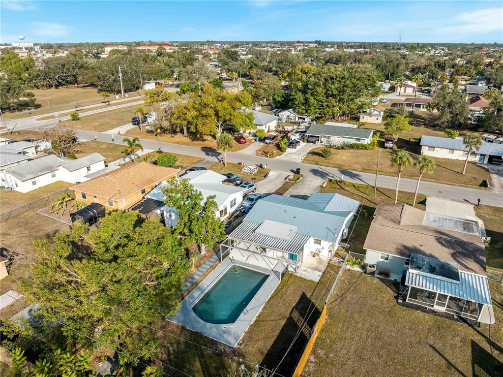 920 Myrtle Avenue Venice, FL 34285 - Photo 3 of 25