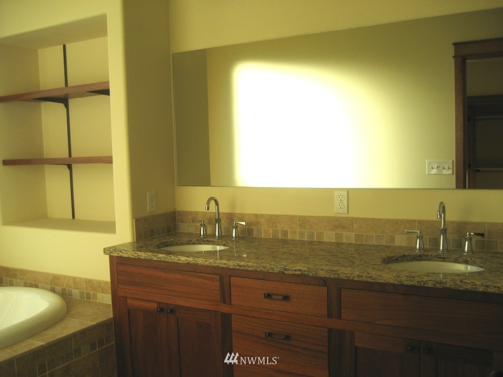 7010 Samish Heights Road Bow, WA 98232 - Photo 17 of 22 Gallery Image 17