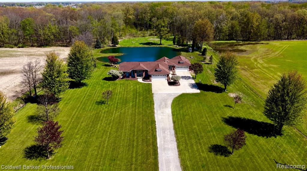6464 Ferden Road Chesaning, MI 48616 - Photo 3 of 23