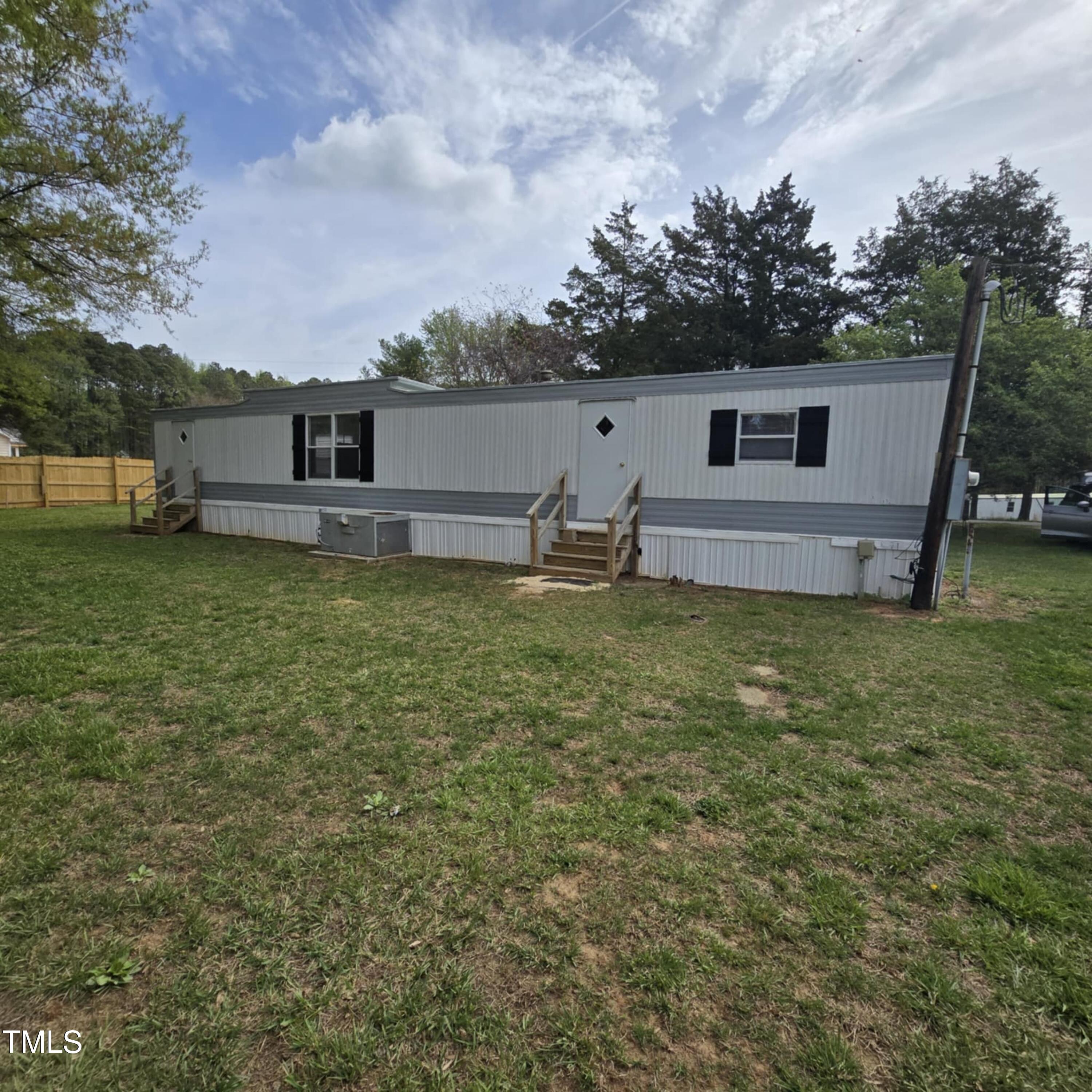 979 Alert Road Warrenton, NC 27589 - Photo 3 of 11 3850cf8e-d6a9-4691-b6ef-b7eca3dd2472