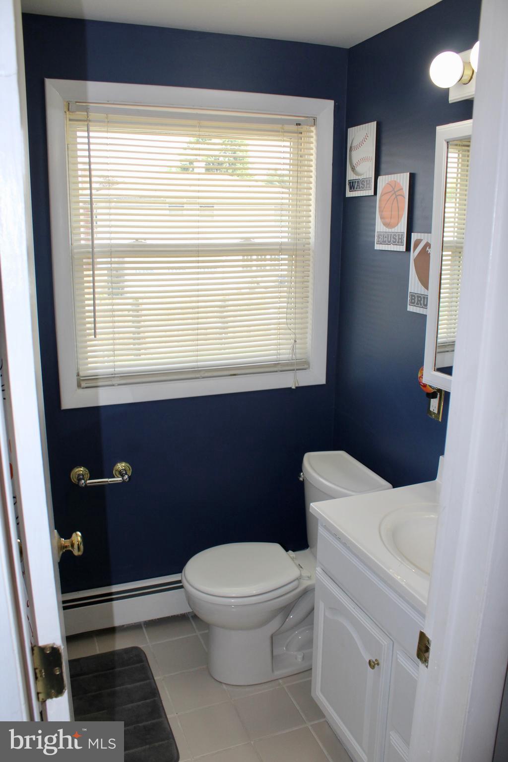 27 Tweed Road Levittown, PA 19056 - Photo 12 of 17