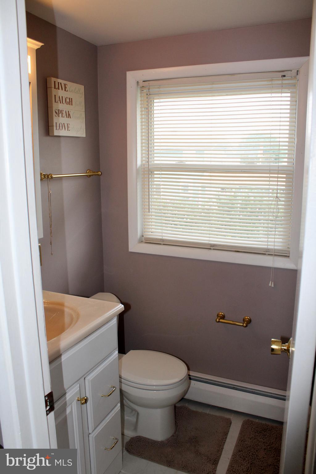 27 Tweed Road Levittown, PA 19056 - Photo 5 of 17