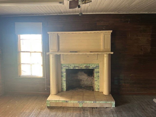 4308 Old Hillsboro Road Franklin, TN 37064 - Photo 4 of 11 a white building with a fireplace
