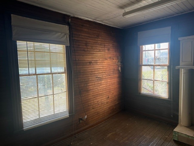 4308 Old Hillsboro Road Franklin, TN 37064 - Photo 5 of 11 a view of an empty room with a window