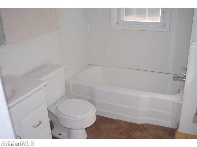 248 Roberts Road Eden, NC 27288 - Photo 4 of 5 Bath.