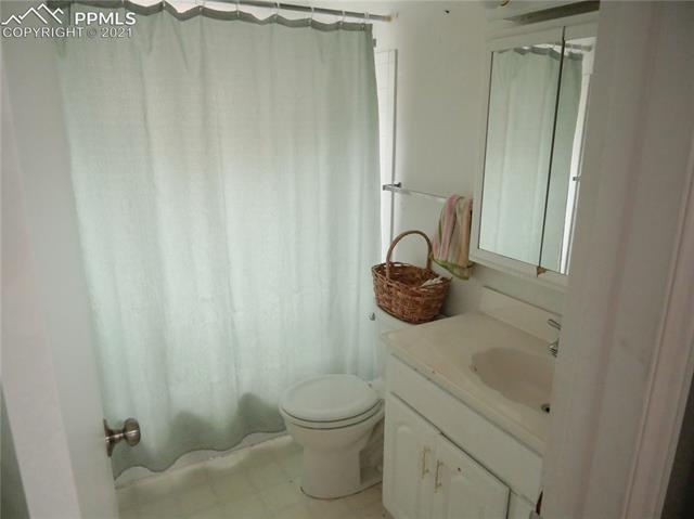 4422 Ranch Circle Colorado Springs, CO 80918 - Photo 10 of 35