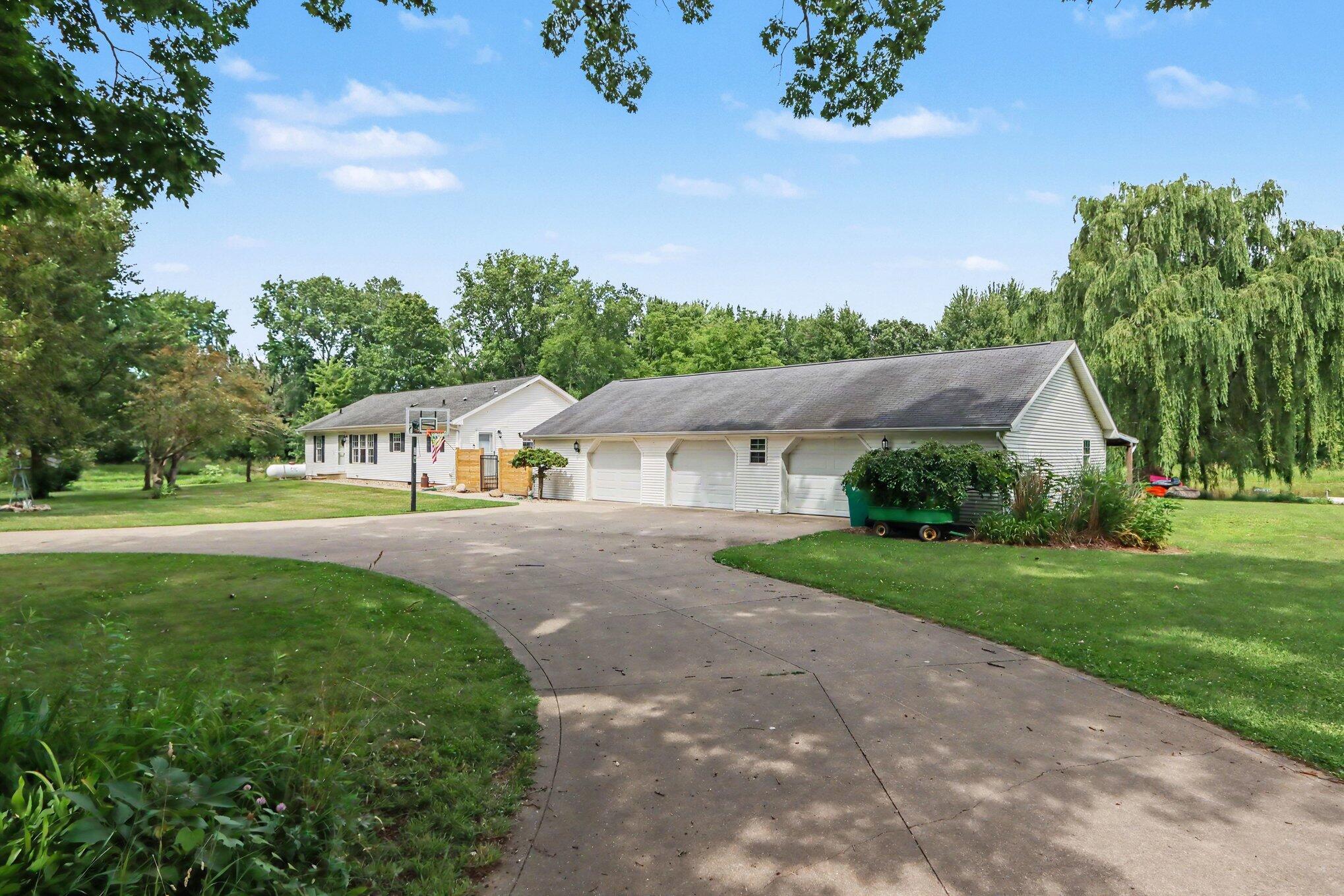 56883 Pulver Road Three Rivers, MI 49093 - Photo 2 of 30 018_file_1329
