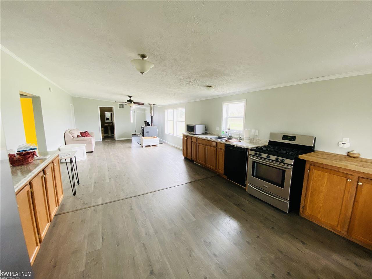 8520 Fargo Road Avoca, MI 48006 - Photo 17 of 46