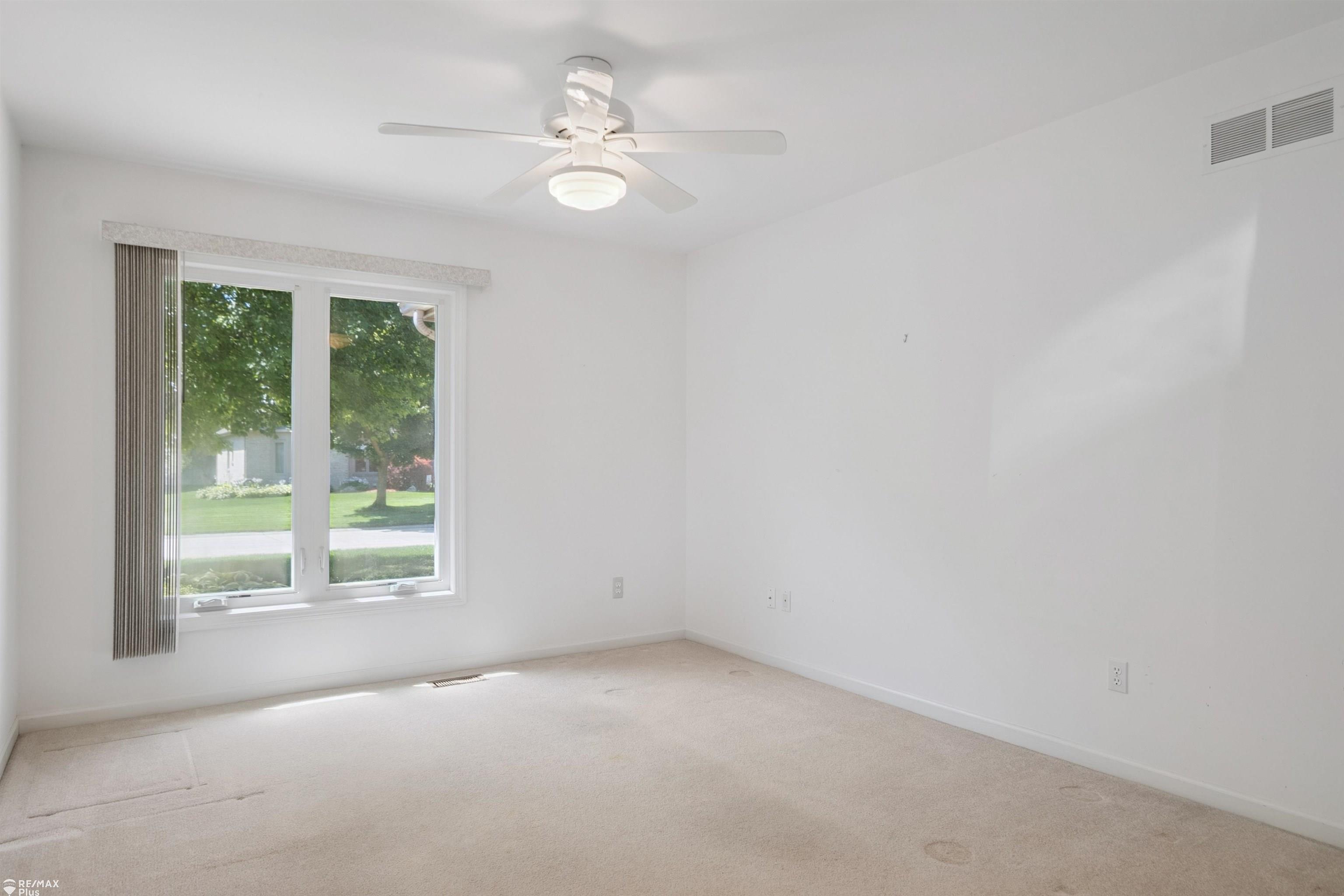 1671 South Shore Drive Rochester Hills, MI 48307 - Photo 15 of 77