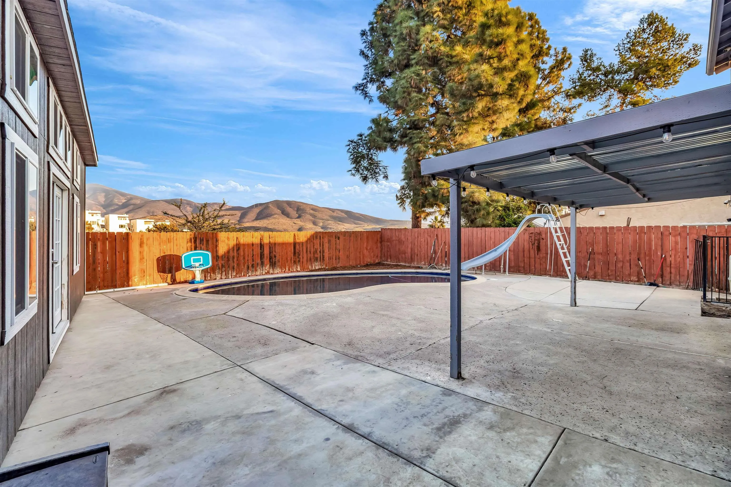 341 Paraiso Avenue Spring Valley, CA 91977 - Photo 25 of 35 a view of a backyard