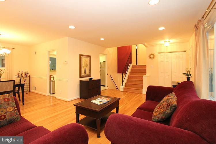 6316 Rockhurst Road Bethesda, MD 20817 - Photo 8 of 24 Living Room