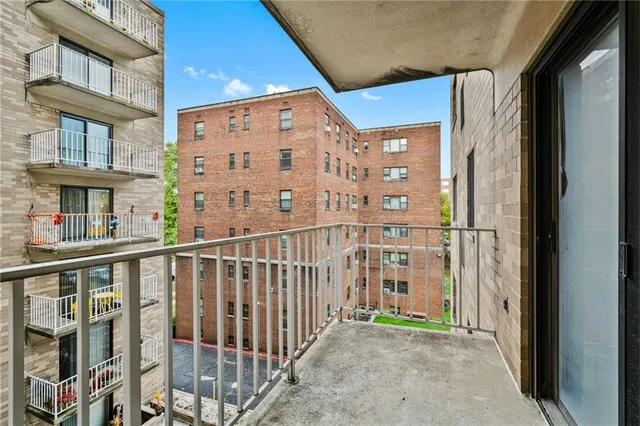 $75,000 | 923 California Avenue, Unit 405, Pittsburgh, PA 15202
