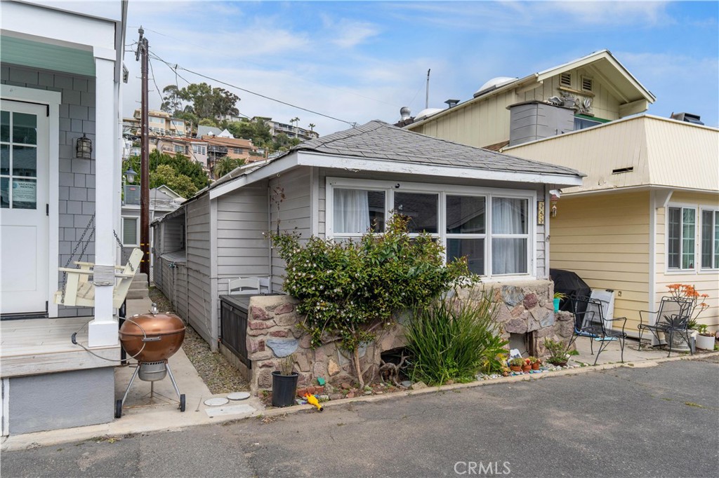 343 Eucalyptus Avenue Avalon, CA 90704 - Photo 3 of 35 a view of a house with a patio