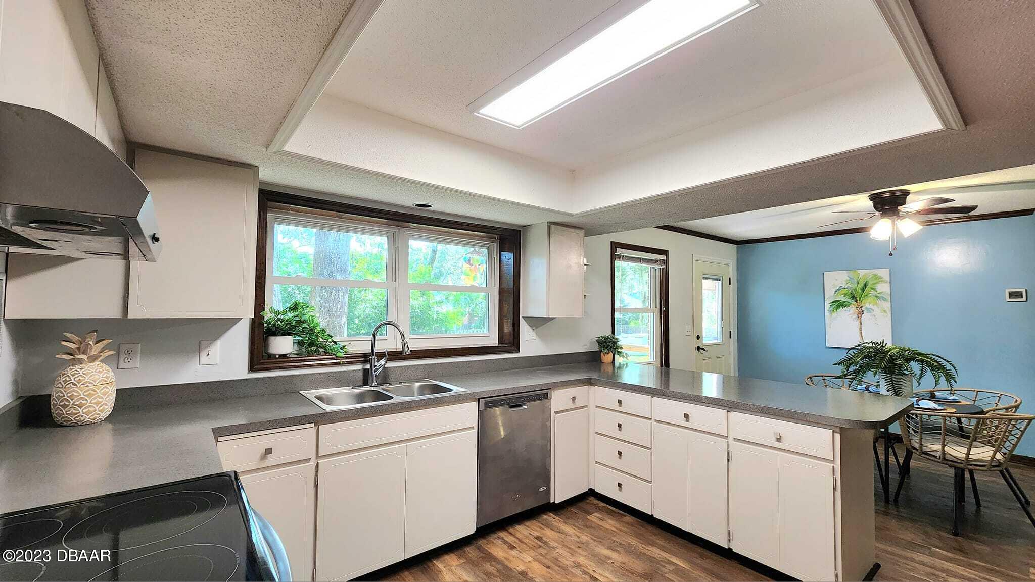 1519 North Beach Street Ormond Beach, FL 32174 - Photo 15 of 92 Huge kitchen