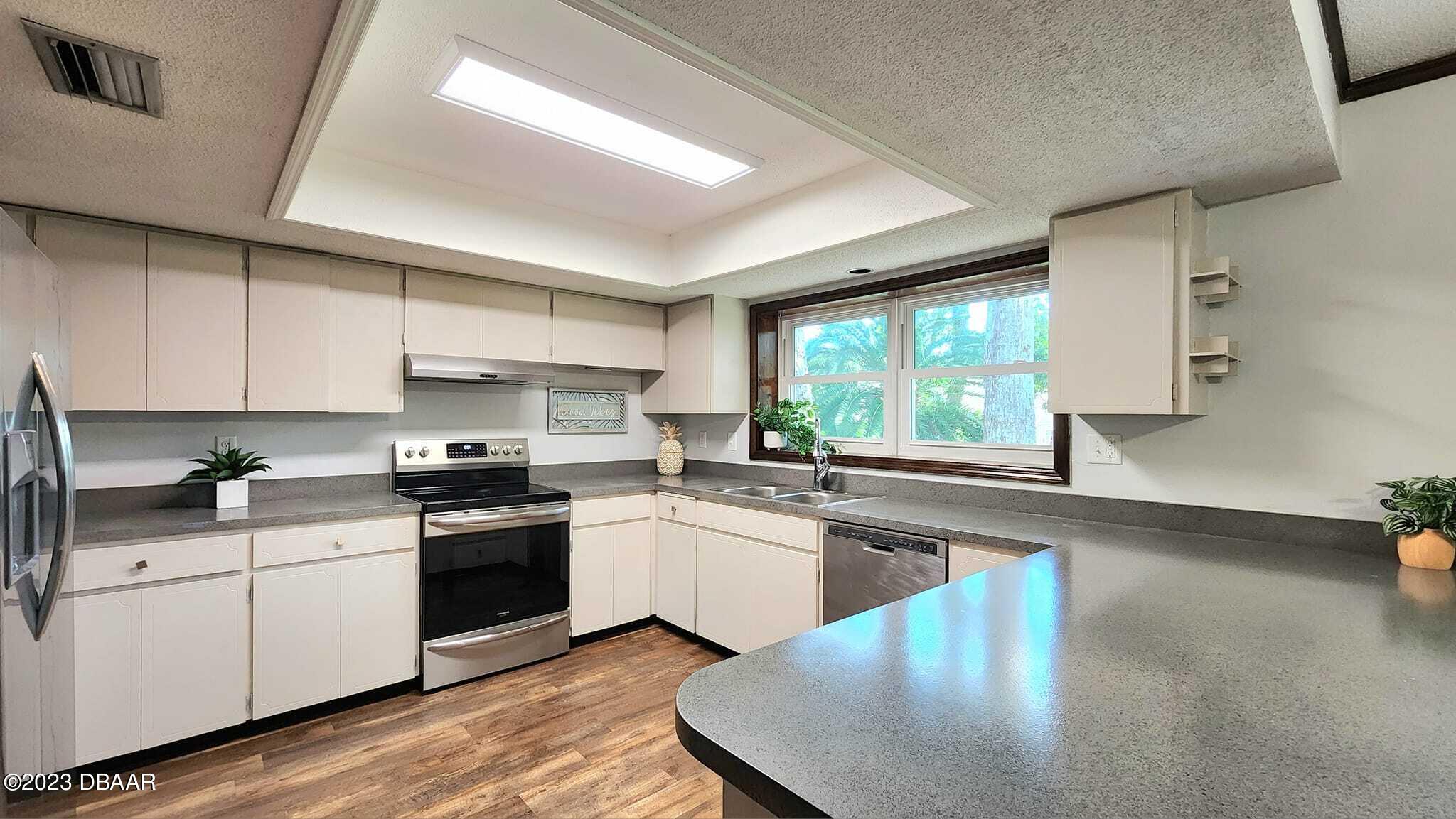 1519 North Beach Street Ormond Beach, FL 32174 - Photo 19 of 92 Lots of counter space